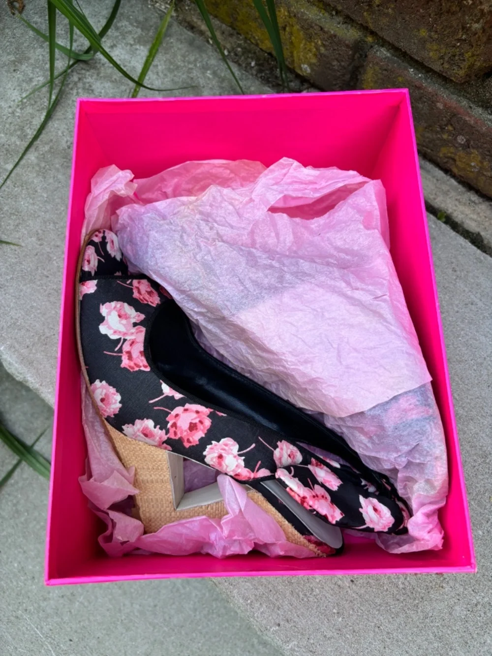 NIB Vntg Betsey Johnson Rose Print Espadrille Slingback Bow Wedges Sz. 10M
